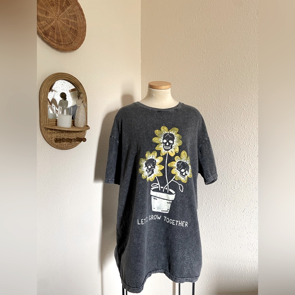 Peace of Mind | Let’s Grow Together Skulls Acid Wash Tee